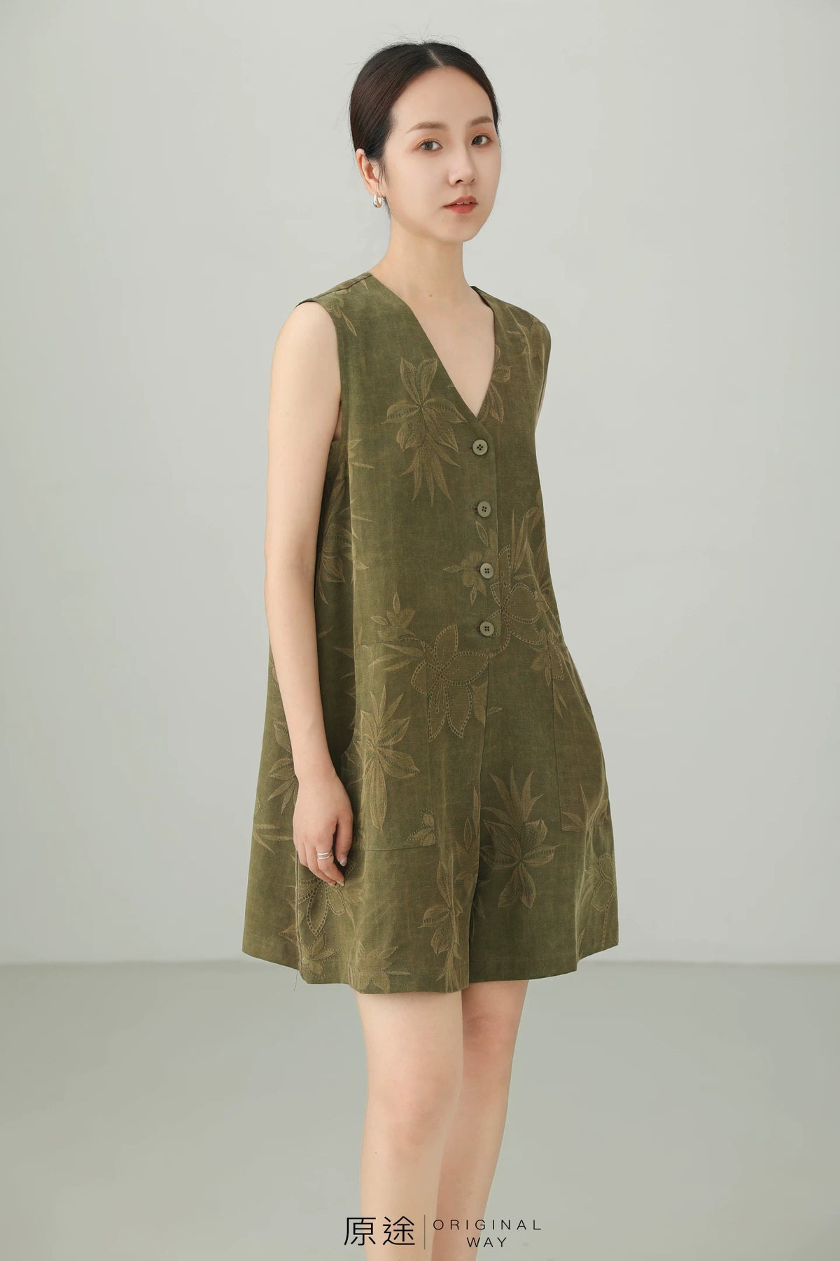 原途シリーズ｜シルク100% 絹糸ジャカード 植物染 Vネック ノースリーブ ジャンプスーツ｜ショートパンツ ポケット付き ゆったり 竹青グリーン S〜XL