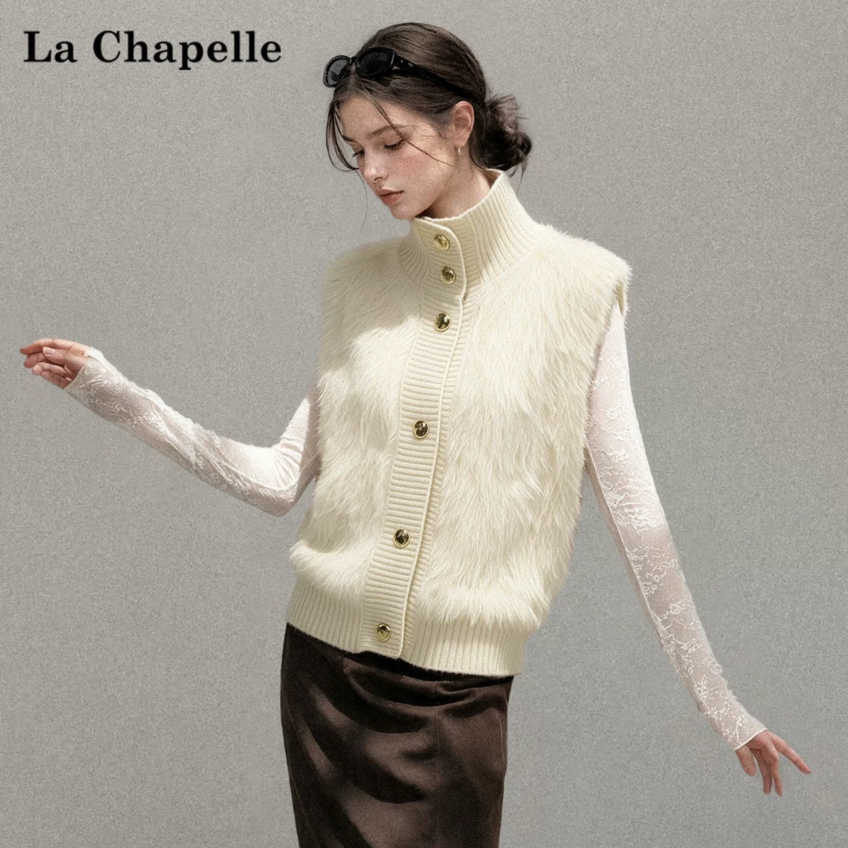 LaCシリーズ｜ハイネック ふわふわ素材 ニットベスト｜ボタン留め ゴールドボタン アプリコット S〜L