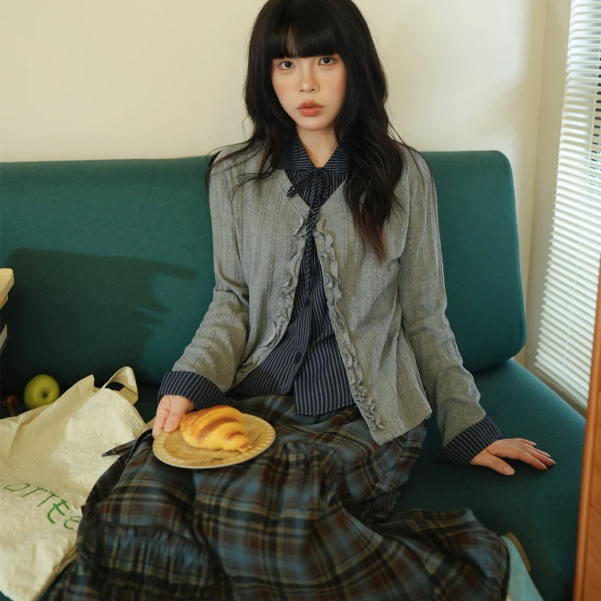 陽光蘿莎シリーズ｜重ね着風 ストライプ切り替え ニットカーディガン｜フリル グレー S〜XL