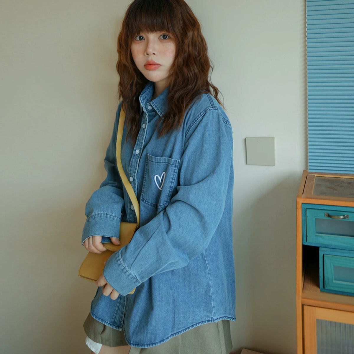 陽光蘿莎シリーズ｜デニム 長袖シャツ｜ゆったり 胸ポケット ライトブルー・ダークブルー S〜XL